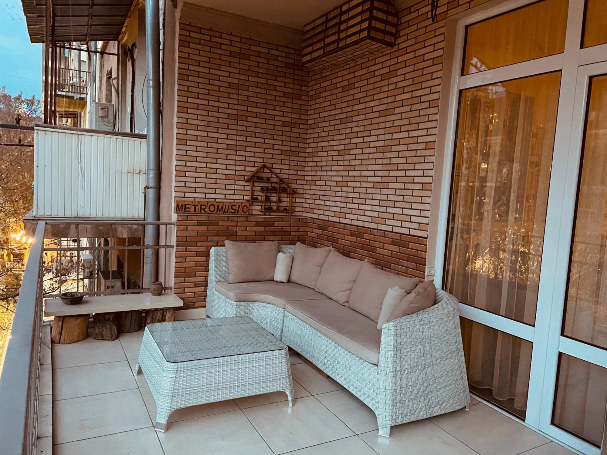 Bright And Modern 4Br Apartment - Center Of Erivan Exterior foto